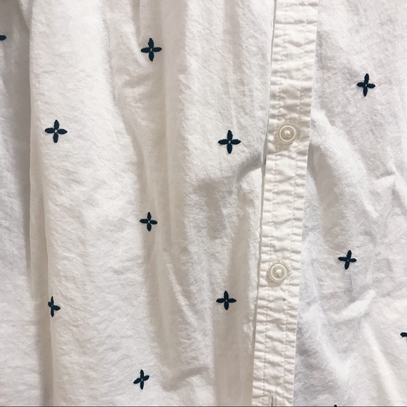 Embroidered button down with black cross detailing - Picture 4 of 5